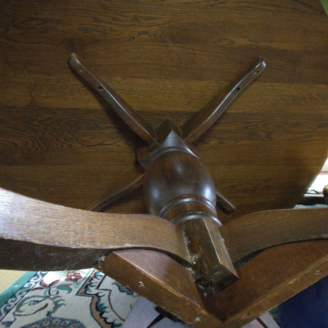 木製丸テーブル