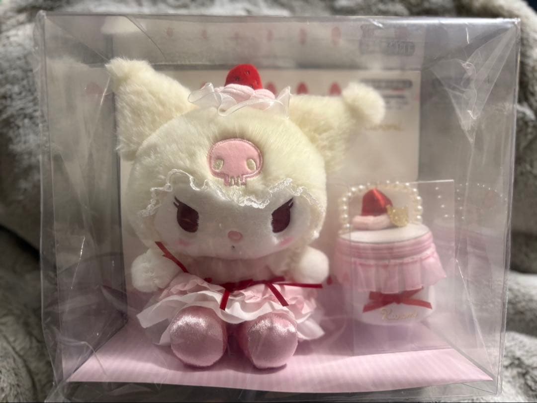 値下げしました新品 サンリオ クロミ いちごホイップケーキ ぬいぐるみ＆アクセサ