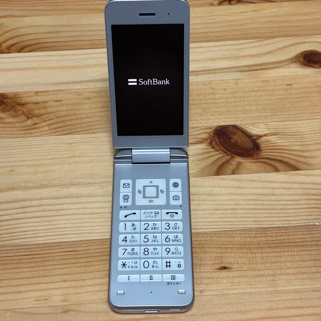 DIGNO NP902KC シルバー折りたたみ携帯電話本体8635