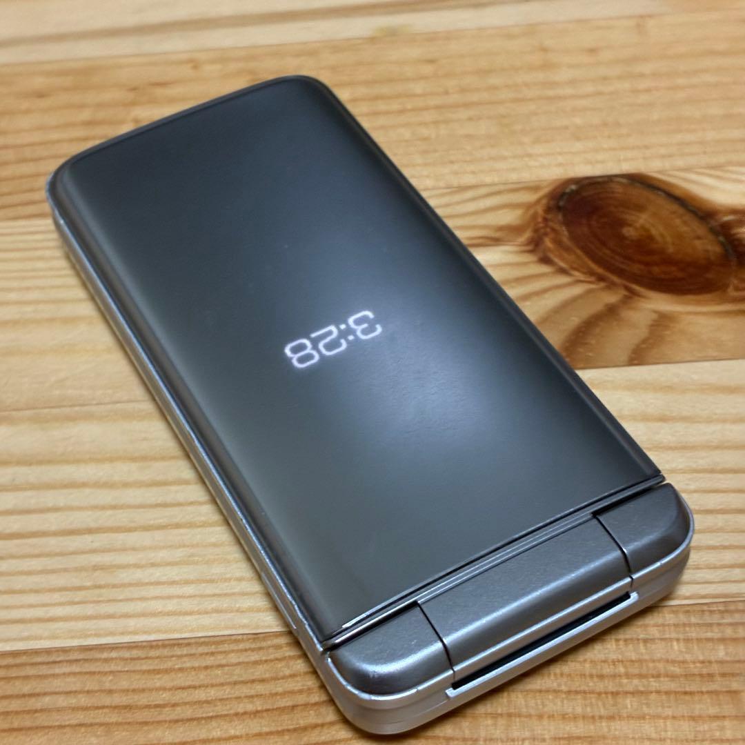 DIGNO NP902KC シルバー折りたたみ携帯電話本体8635