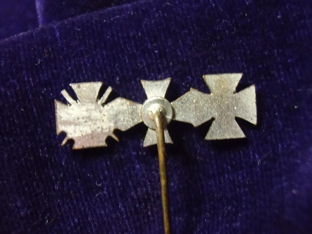 ⊞ドイツ軍＊ミニチュア３連勲章スティックピン＊私服ジャケット襟用（実物）