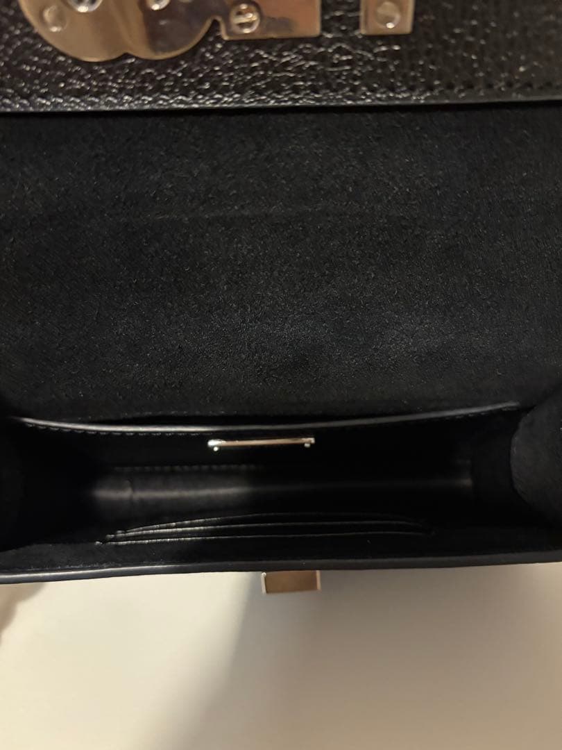 MIUMIU ミュウミュウ　ショルダーバッグターンロック　チェーンレザー