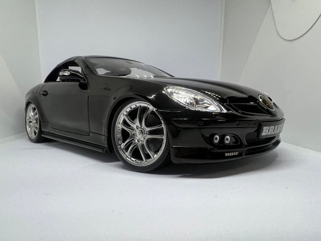 絶版1/18メルセデスベンツSLK55 brabus/AMG (ホットワークス)