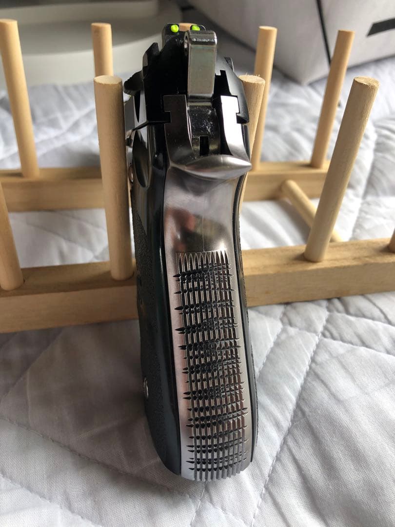 18禁　美品　TOKYOマイルTactical Master シルバー ブラック