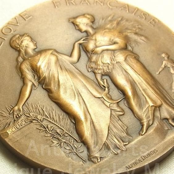 《m6466》農業労働者を知識へ導くマリアンヌ フランス アンティーク メダル