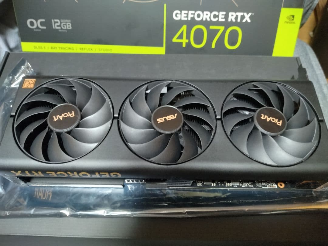 タ*吉様 GeForce RTX 4070 OC 12GB　asus proar