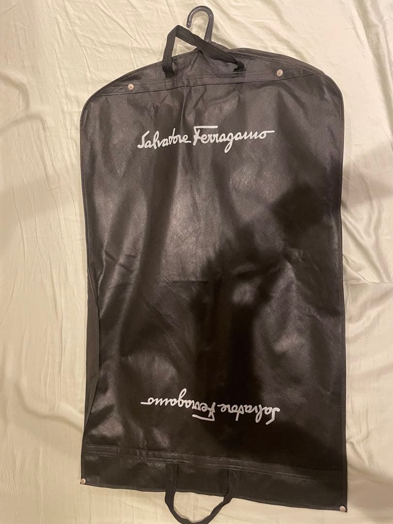 Salvatore Ferragamo ガーメントバッグ 黒