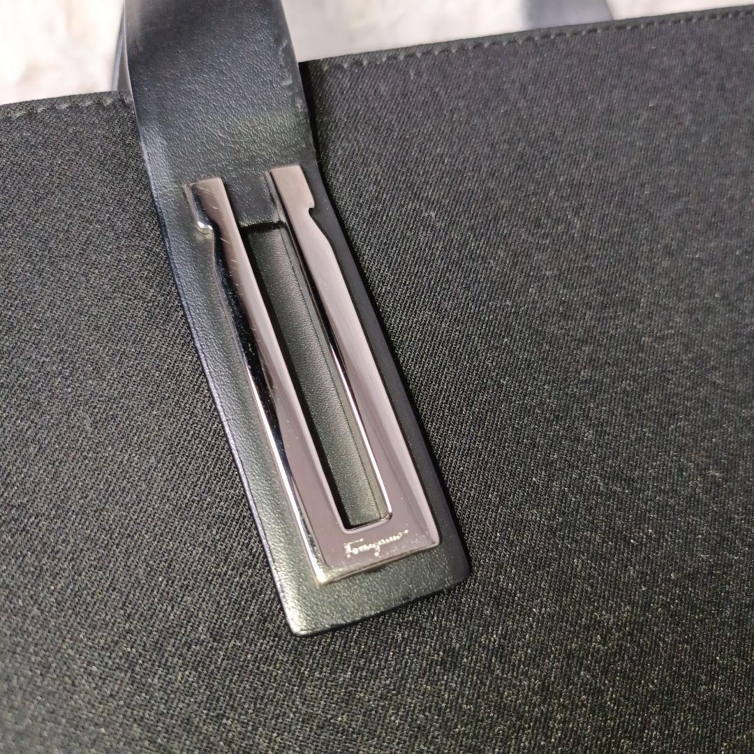 美品■Salvatore Ferragamo ハンドバッグ ブラック 人気モデル