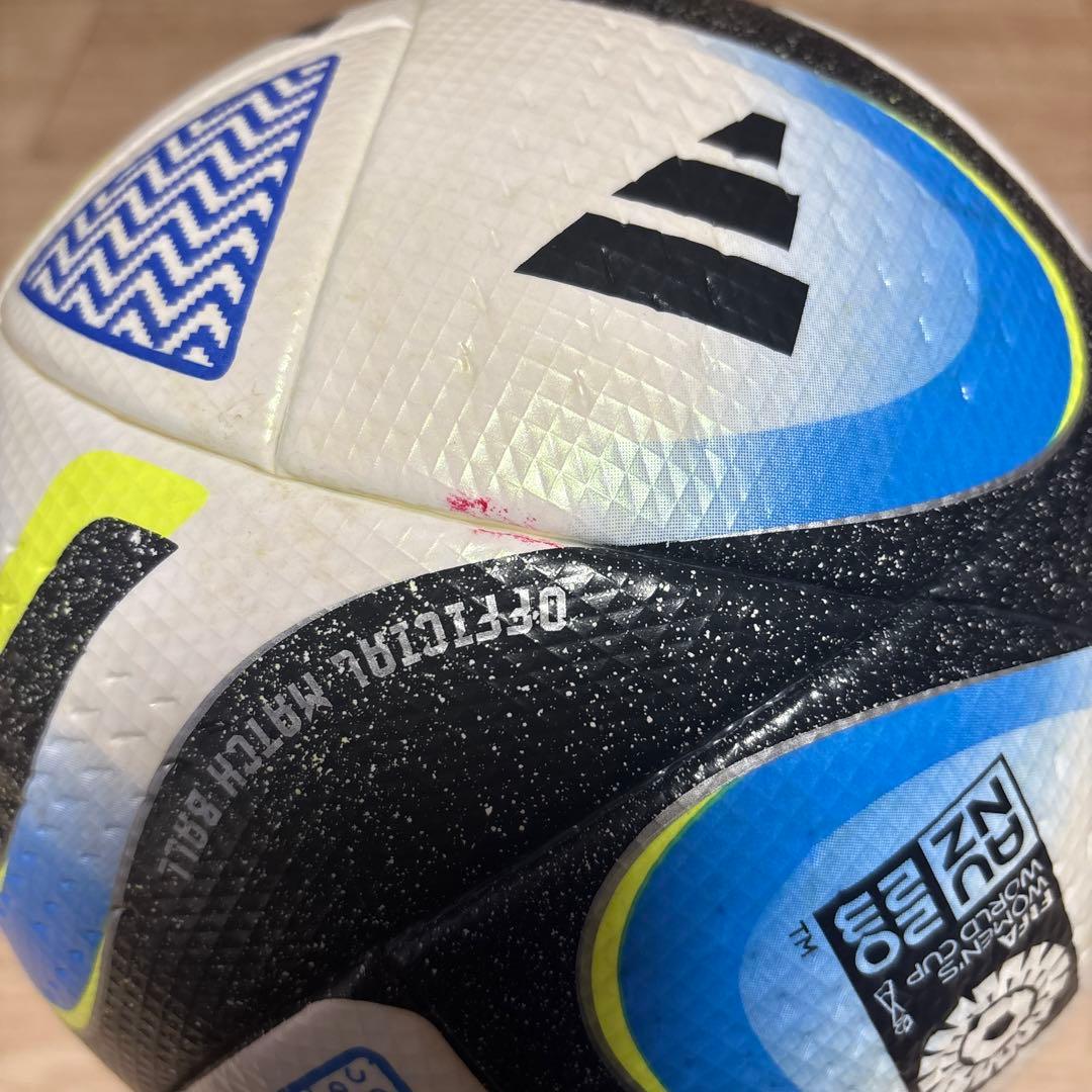 アディダス　サッカーボール5号球