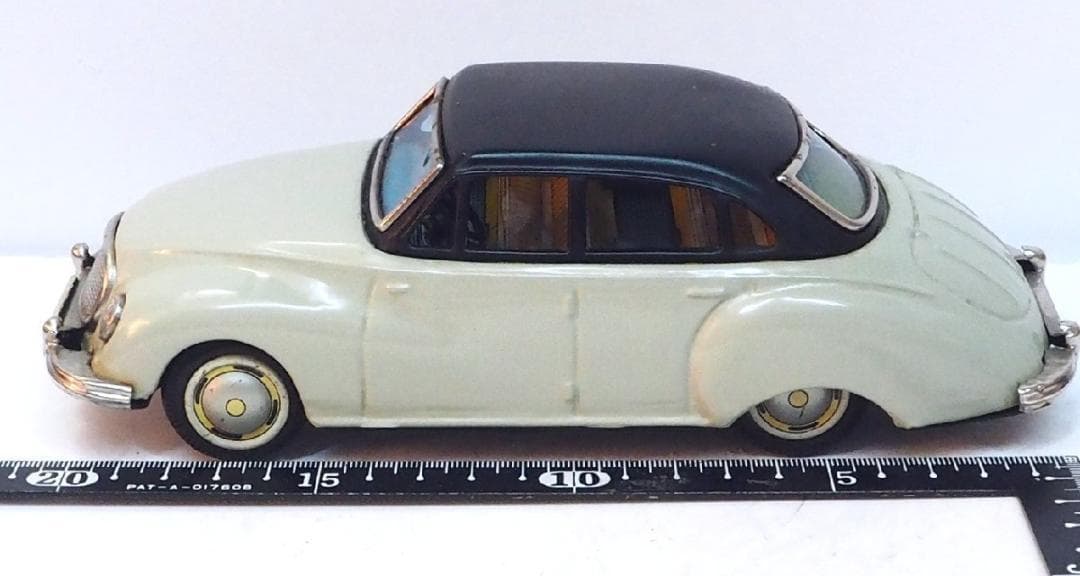 萬代屋【DKW 1000 リムジン 薄いグレー】ブリキtin toy car箱無