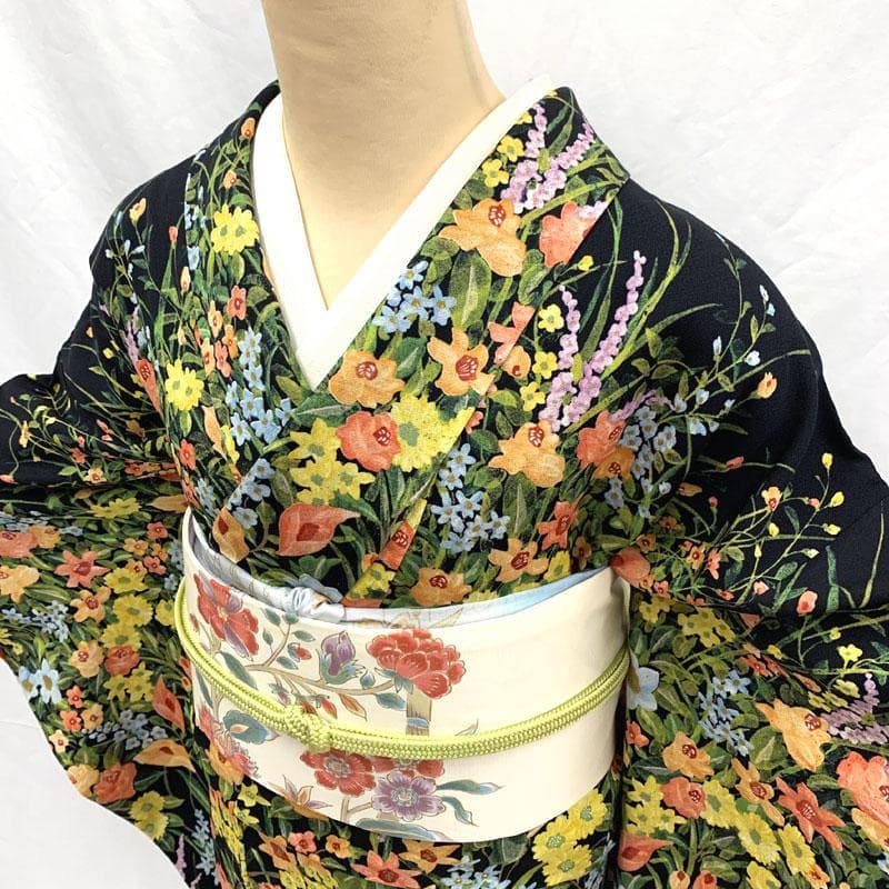 507mk62〇一方付け 付下げ小紋 鮮やかな花文 ややふくよかサイズ〇美品