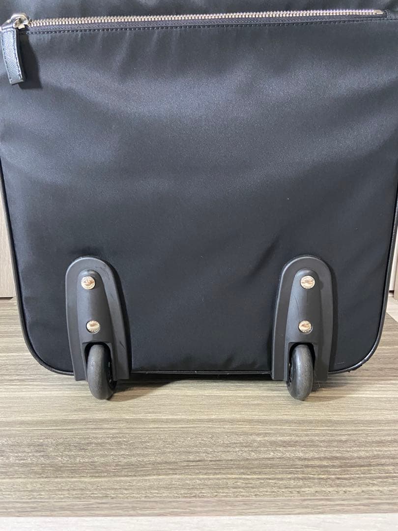 PRADA スーツケース　キャリーケース　ナイロン　レザー　三角ロゴプレート　黒
