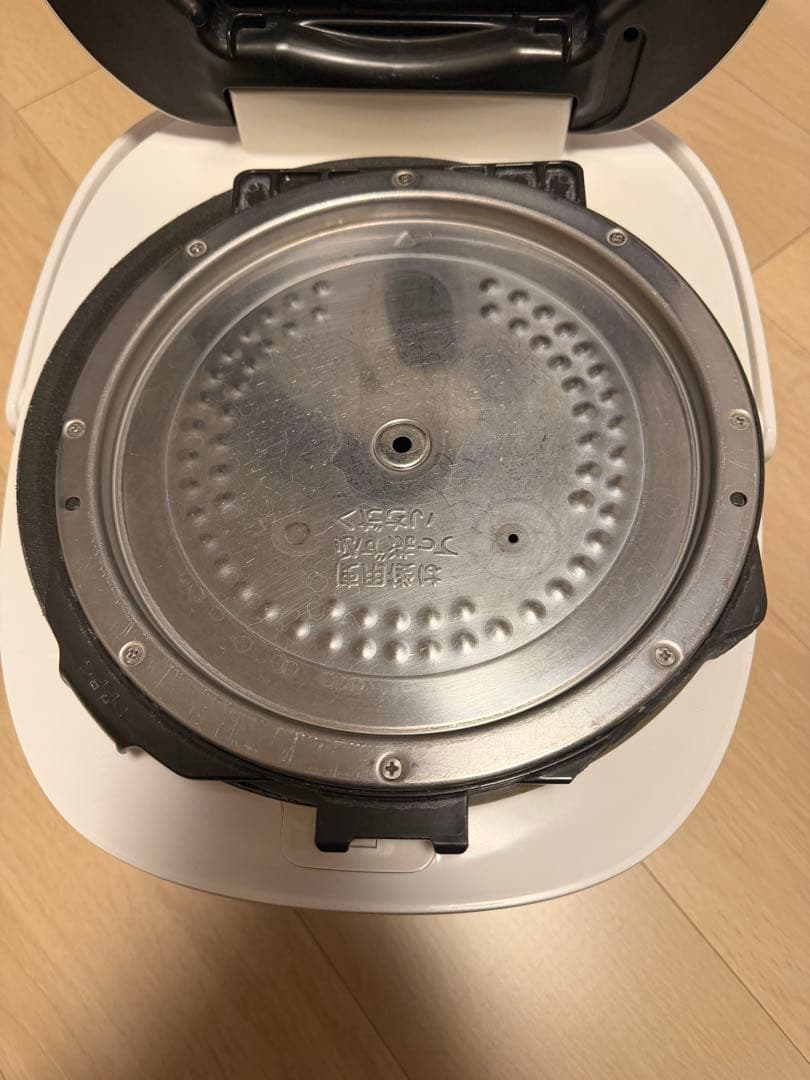 TOSHIBA IH炊飯器 RC-１８VRP ホワイト【中古】