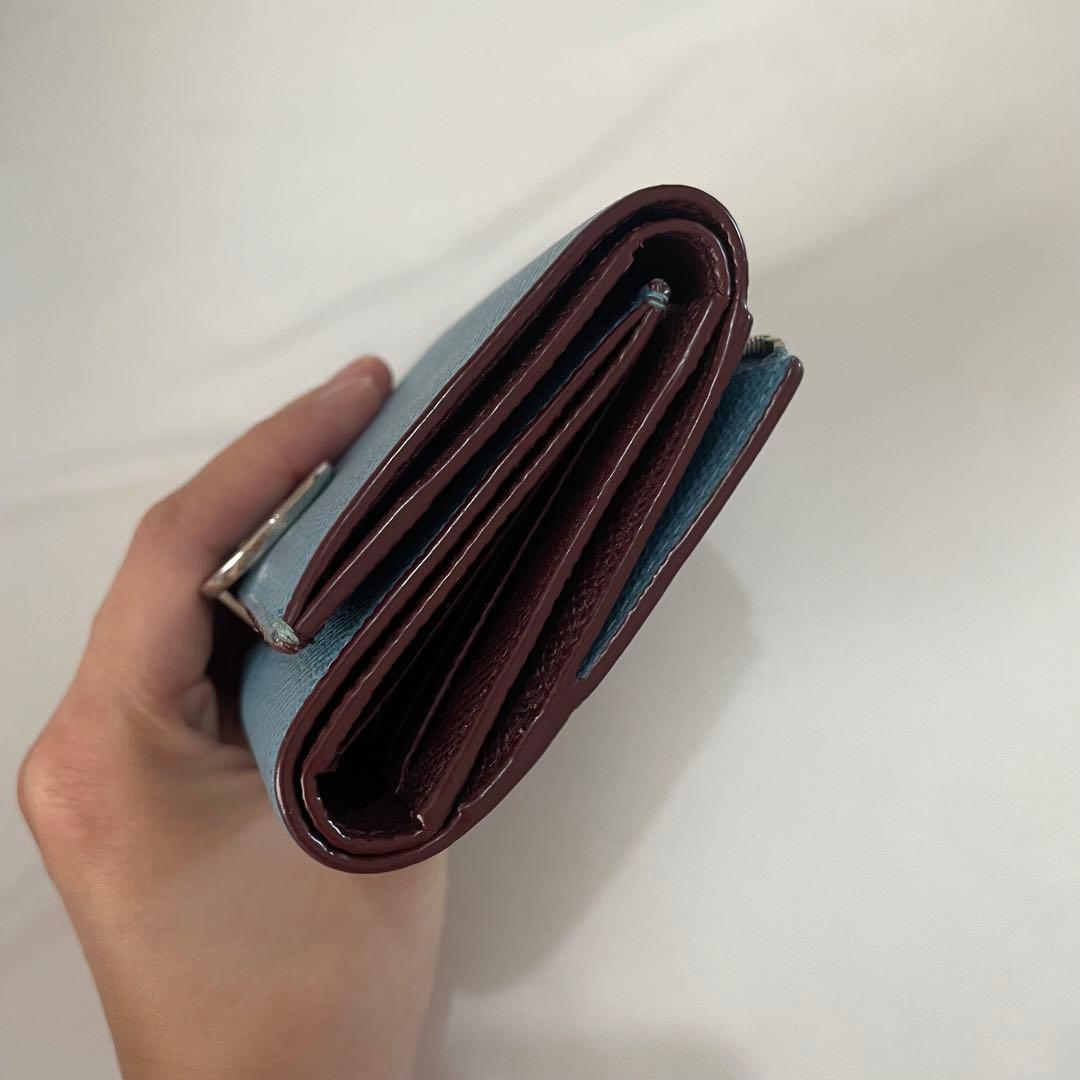 【未使用級】ブルガリ 三つ折り 財布 ロゴ サークル レザー 水色 ボルドー