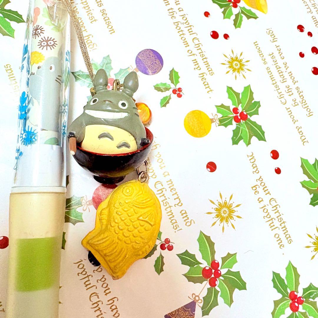 ジブリ　となりのトトの　ボールペン　ストラップ付き