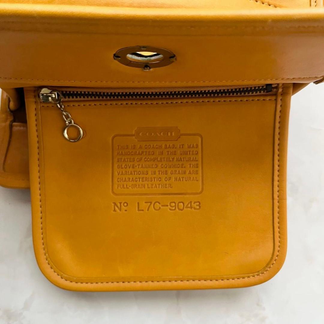 バッグ COACH vintage archive handbag turn-lock