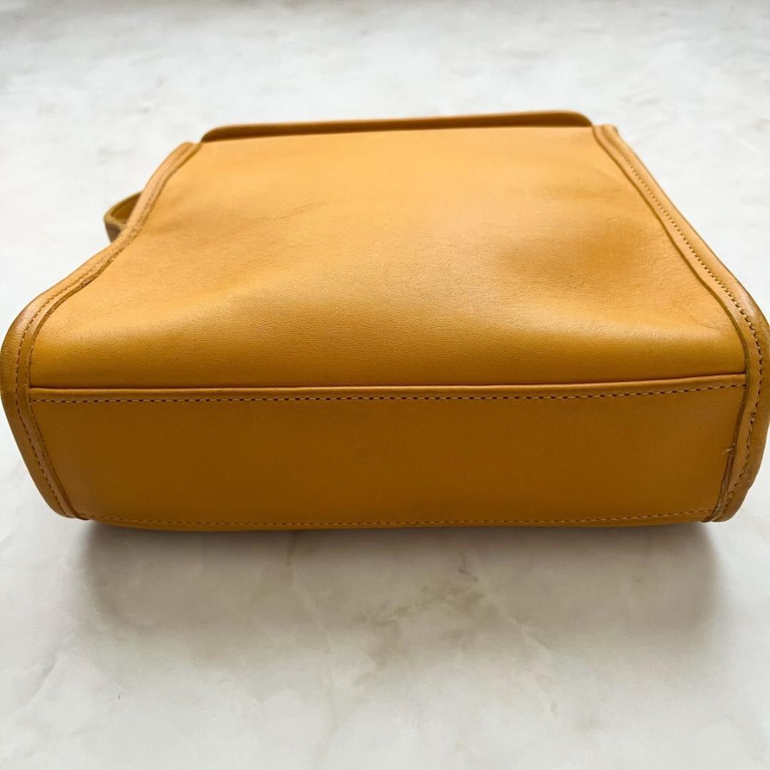 バッグ COACH vintage archive handbag turn-lock