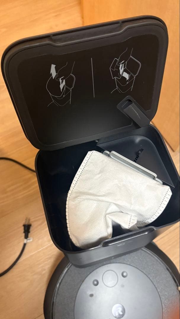 ロボット掃除機本体ルンバ　自動充電機能付き