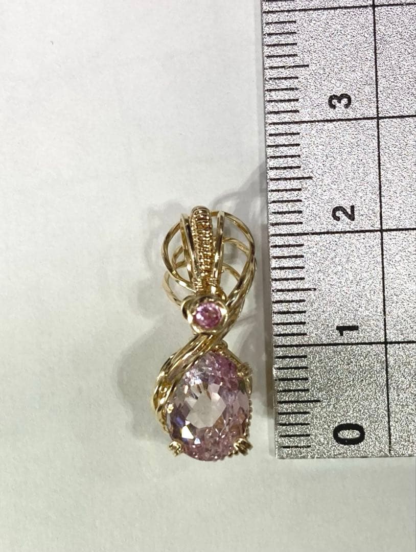 クンツァイト　ピンクサファイア　ペンダントトップ　ワイヤージュエリー