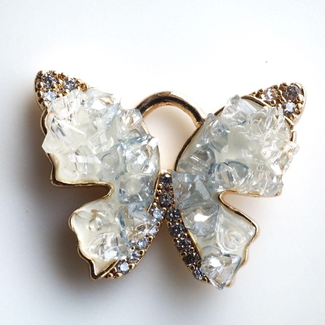 【ほぅ】天然水晶のバタフライモチーフネックレストップ