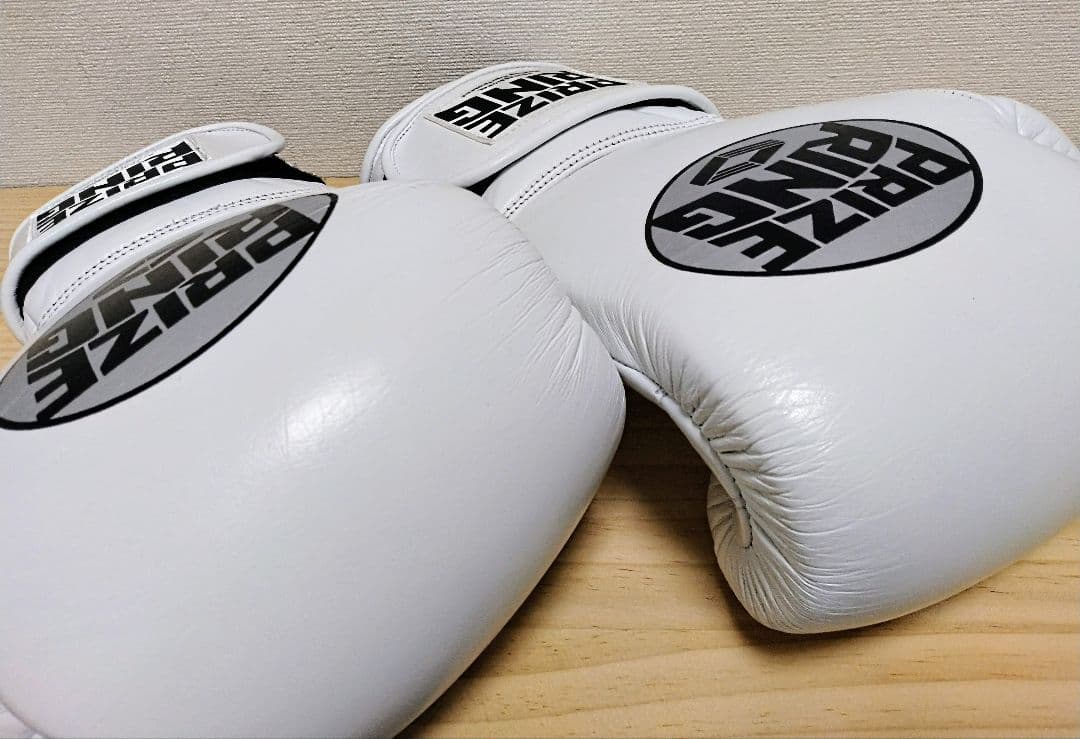 プライズリング ボクシンググローブ 白 10oz ／ PRIZE RING
