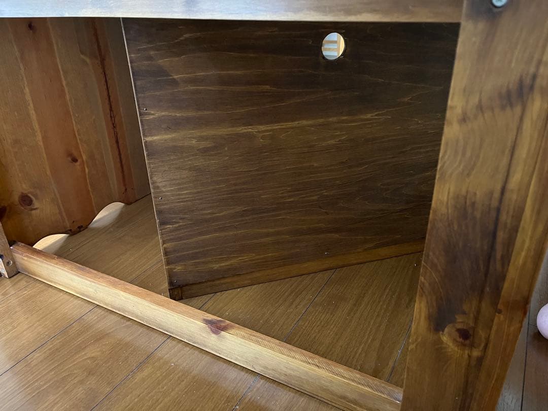 【カントリー調家具】 コーナーキャビネット／テレビ台