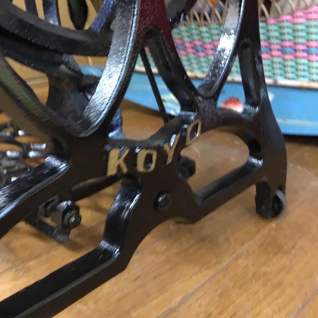 ※アンティーク※ KOYO足踏みミシン脚のテーブル　厚い板　アイアン