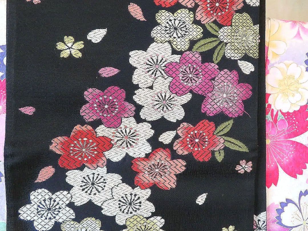 4541　振袖　２点セット　成人式結婚式卒業式　白正絹　ふりそで 桜