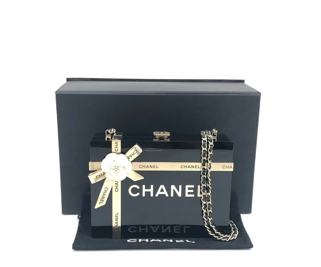 「sansanjesslove」CHANELギフトボックス ミノディエール