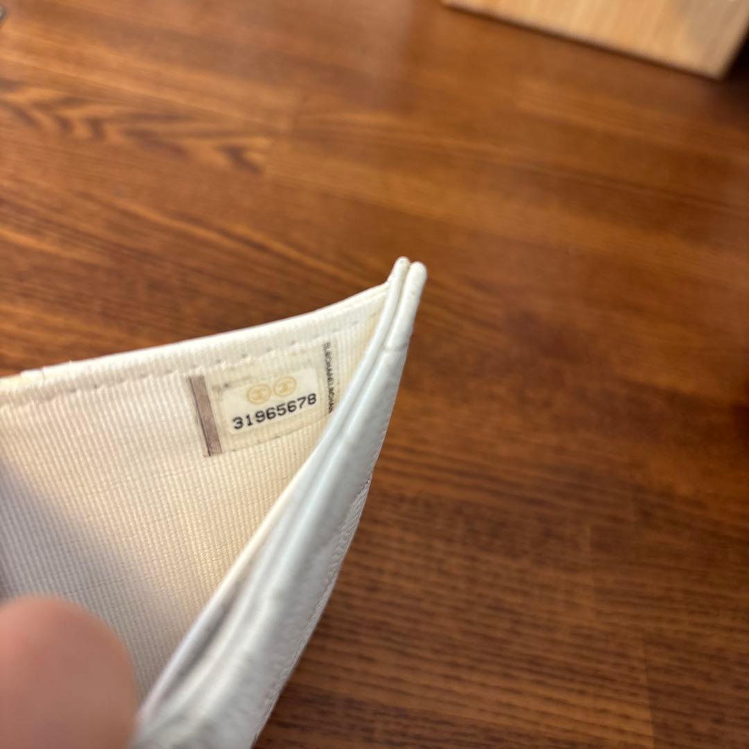 CHANEL白三つ折り財布