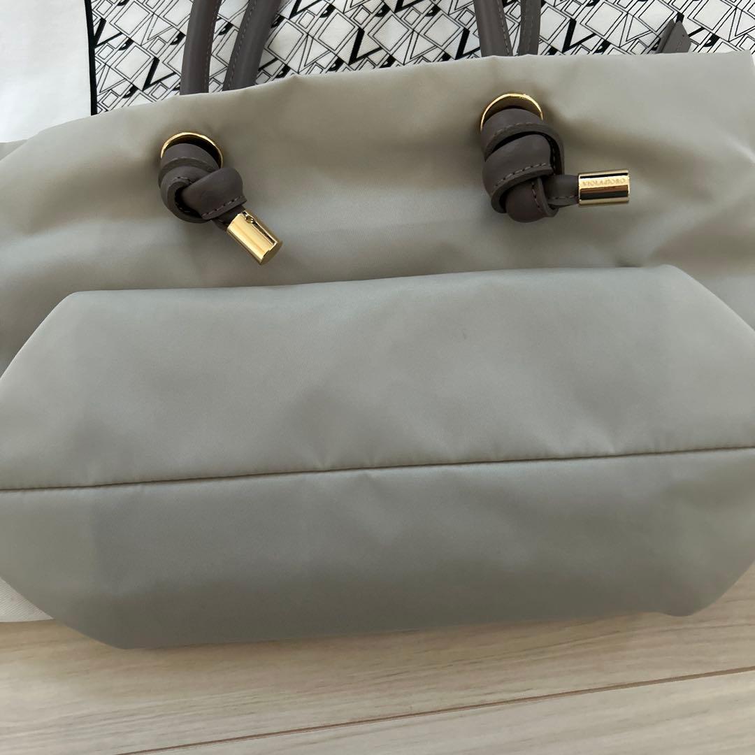 ヴィオラドーロ　アイスグレー