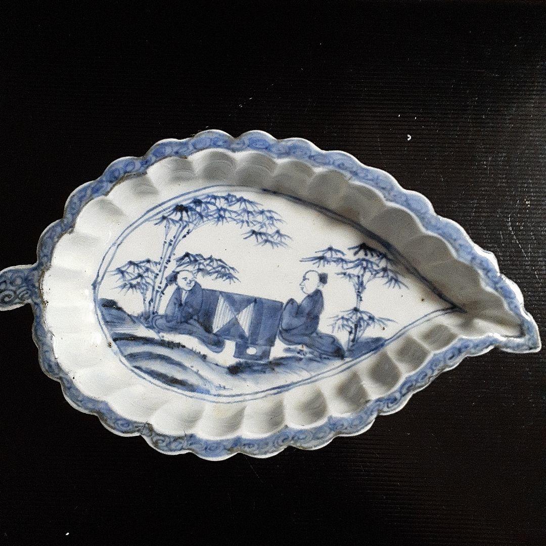 古染め付け獣足3本付木葉形状高台皿