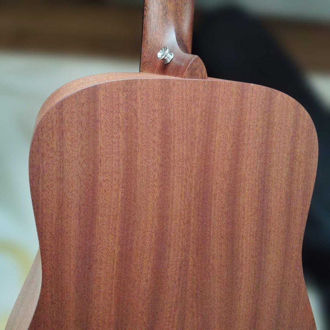 マーティンDＪR2A。オール単板（サペリ）トラベルサイズギター