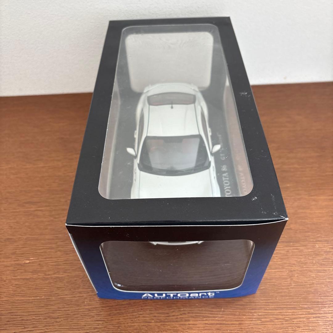 オートアート　トヨタ　TOYOTA 86 1/18 ミニカー　ホワイト