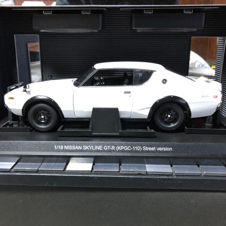 新品未展示品　京商1/18 日産スカイライン2000GT-Rストリートバージョン