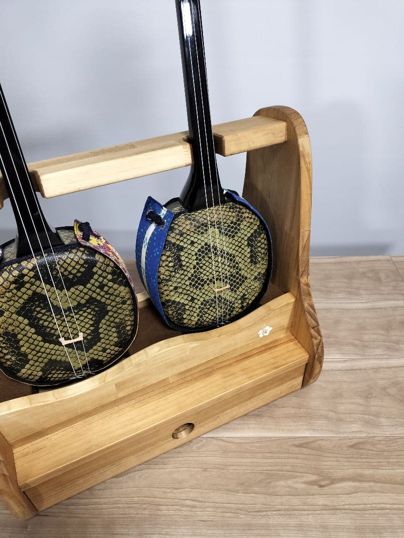 カーロス・リベラ　沖縄三線スタンドオーダーページ