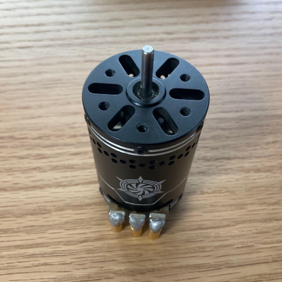 Acuvance Luxon BS Dual 9.5T ブラシレスモーター