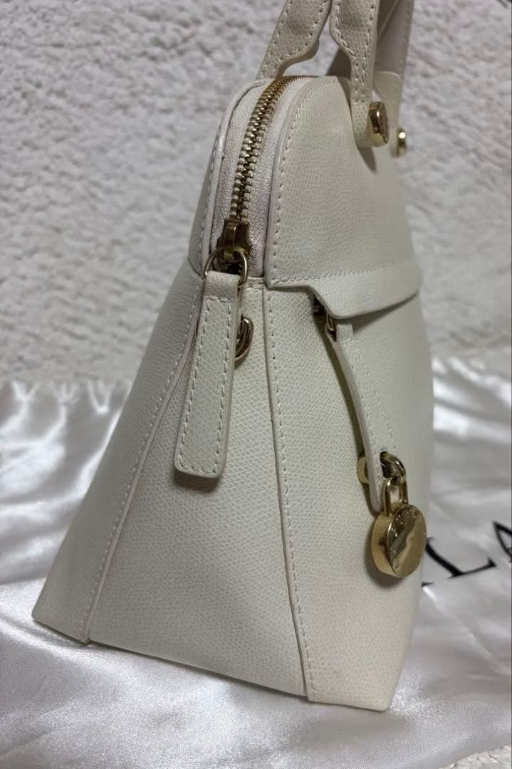 【美品】フルラ　パイパー　ハンド　ショルダーバッグ　オフホワイト