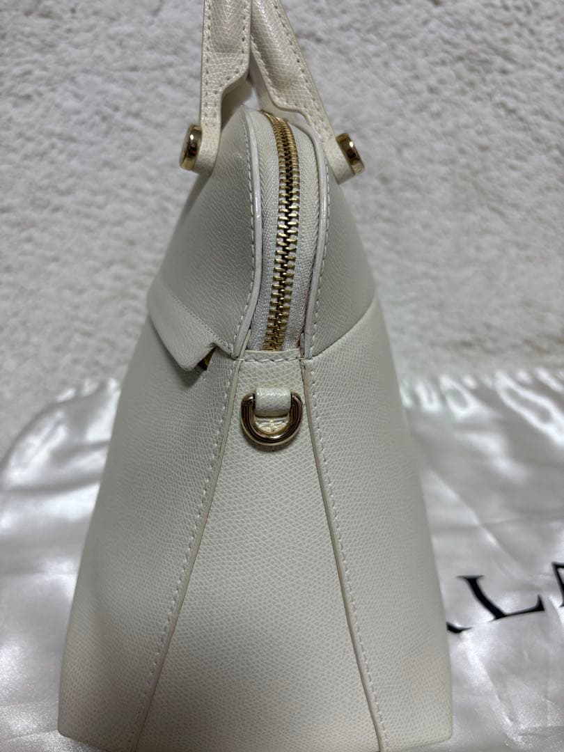 【美品】フルラ　パイパー　ハンド　ショルダーバッグ　オフホワイト