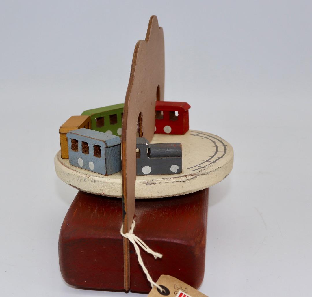 アメリカン・フォークアート 木製オルゴール アメリカ民謡「線路は続くよ」