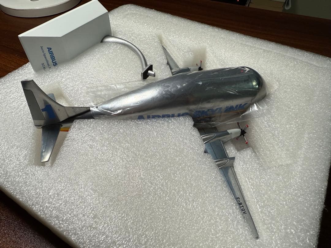 航空機・ヘリコプター JC WINGS 1:200 SUPER GUPPY F-BTGV