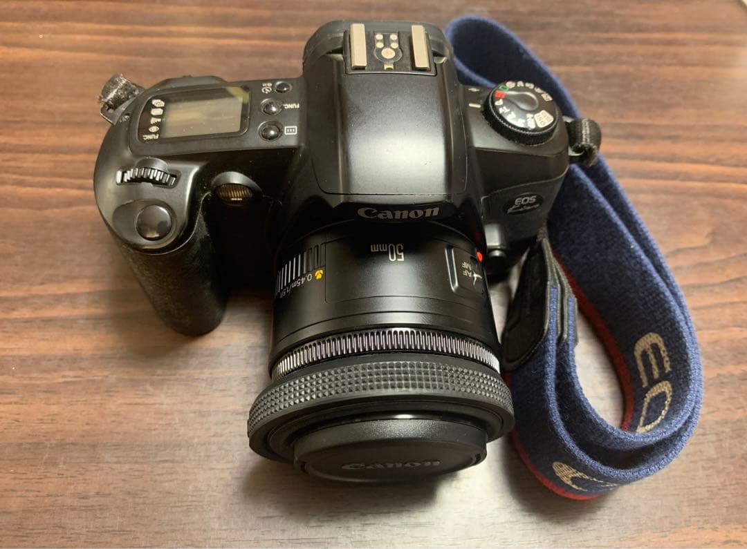 Canon EOS 一眼レフカメラ 50mmレンズ付き