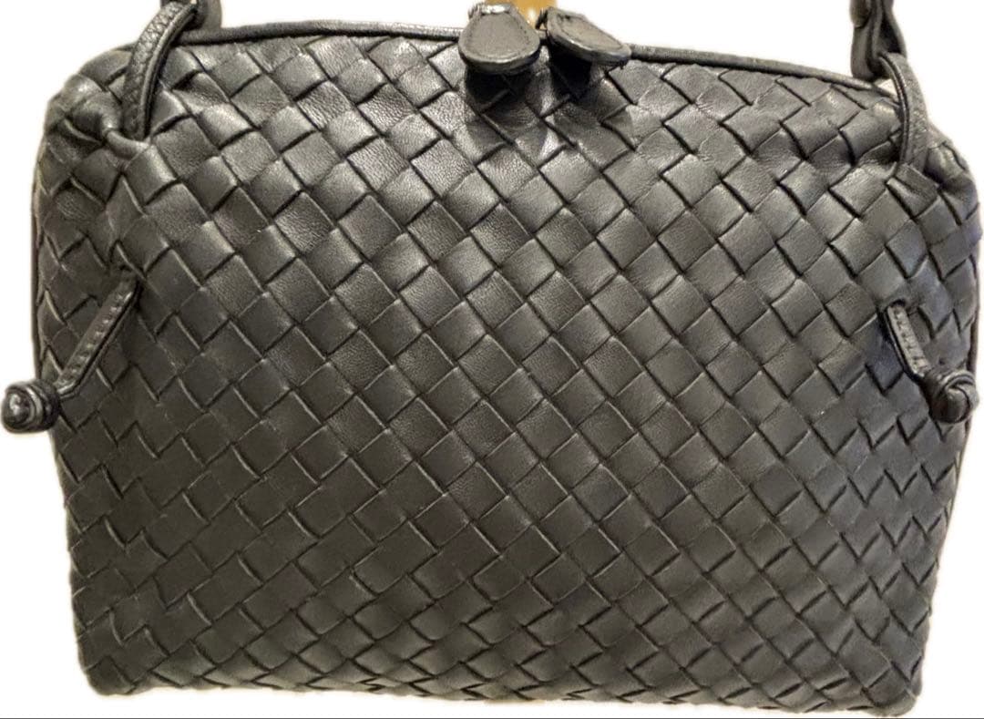 ボッテガべネタ　イントレチャート黒ポシェット