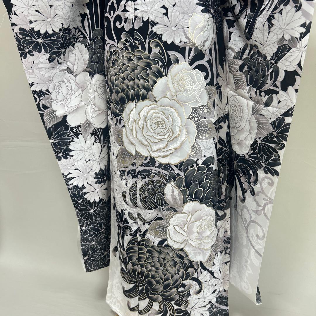 シックな黒地モノトーン薔薇と乱菊の振袖フルセット