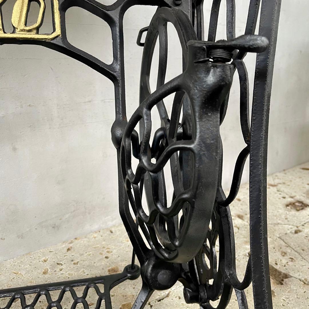 なーさん　イギリス　アンティークミシン脚テーブル　REIKO 足踏みミシン