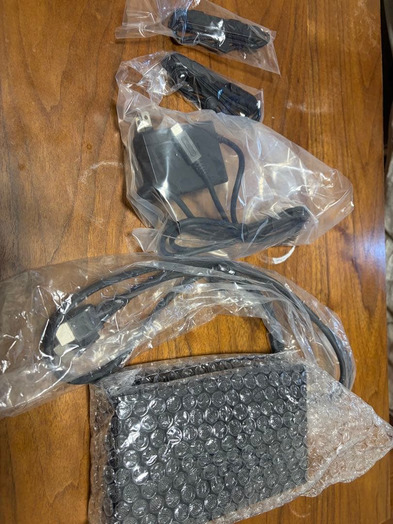 Nintendo Switch 本体 + Joy-Conコントローラー