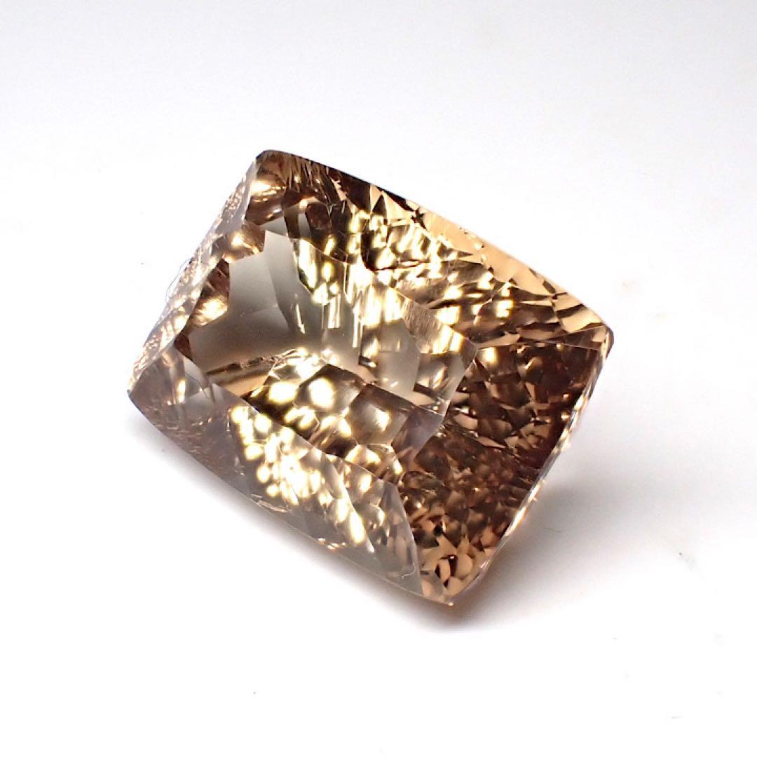 【ブラジル産】シャンパンカラートパーズ