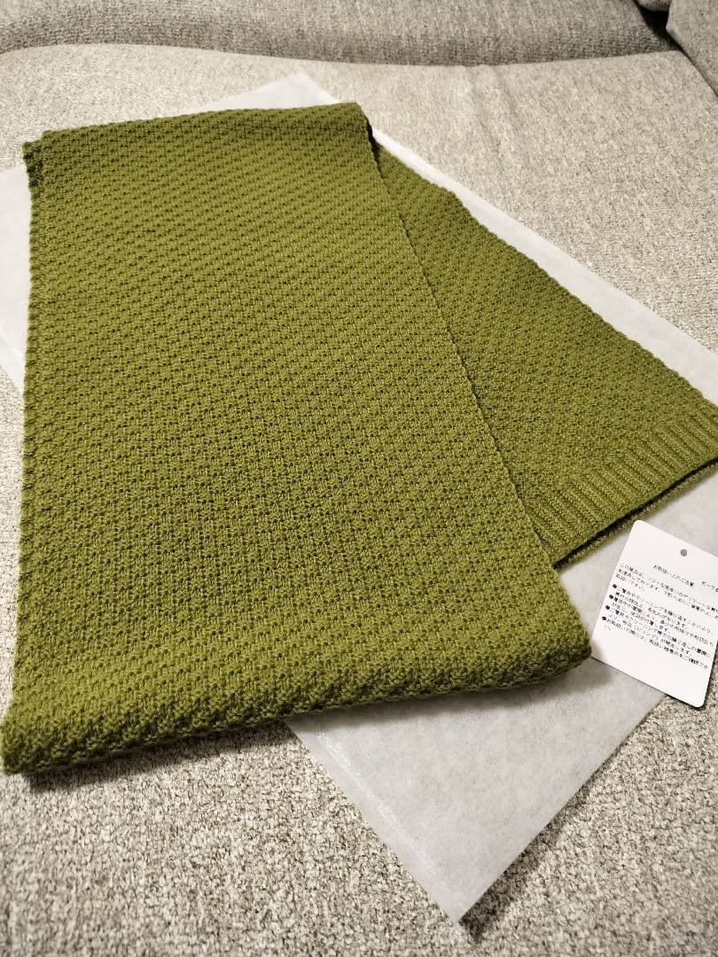 パ*ダ様 新品未使用MARGARET HOWELL カーキ マフラー