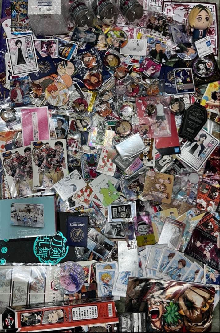 ハイキュー　アクリルピンバッジ 懸賞　ジャンプ GIGA 全種　他アニメグッズ