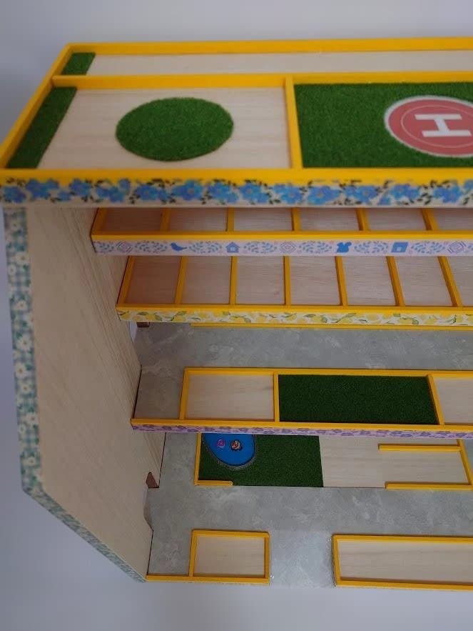 トミカ木製手作り駐車場（スモ－ルイエロ－）SY04